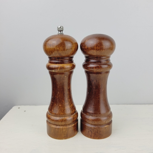 Vintage Wooden Lucas Gourmet Pepper Mill Grinder And Salt Shaker - Picture 1 of 13
